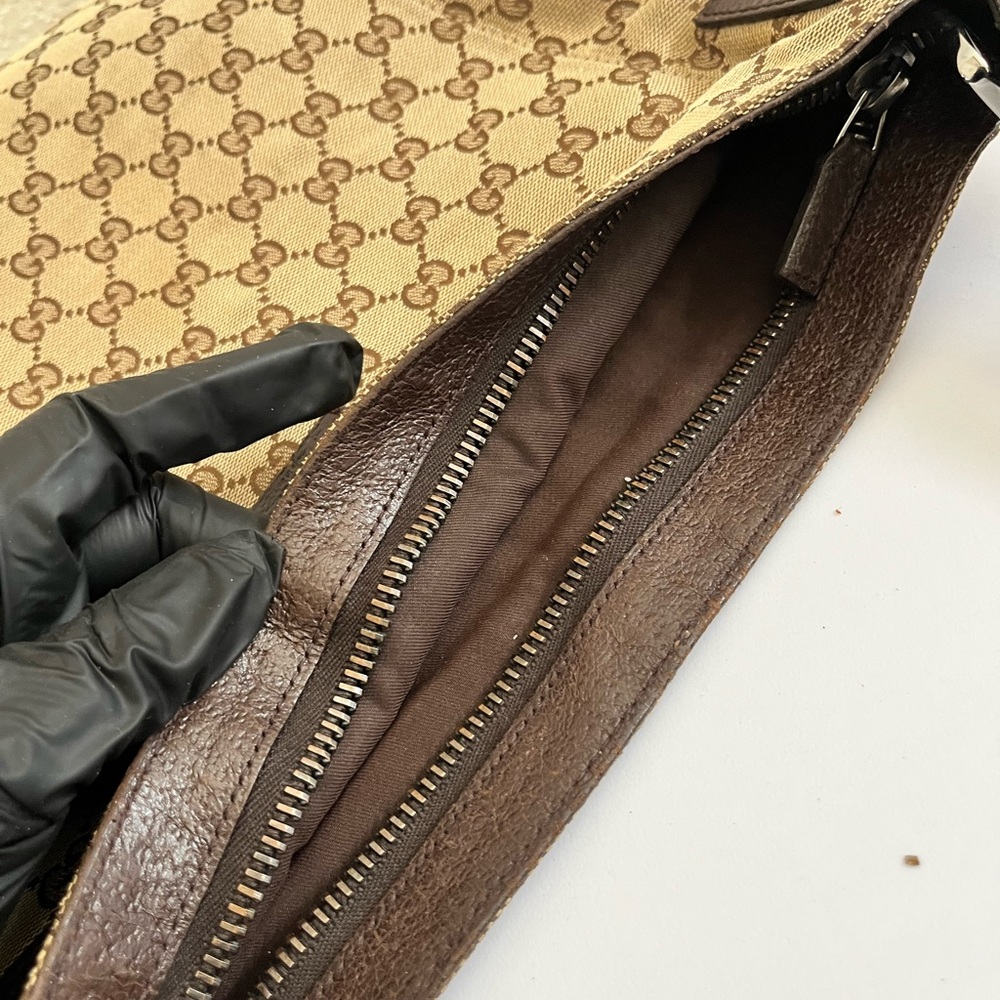 Gucci Beige and Brown Monogram Messenger Bag - Picture 6 of 16